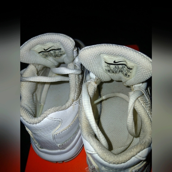 Nike White Boys Chunky Flex Runner Sneakers with Cushioned Midsole Size 9C - Picture 4 of 6